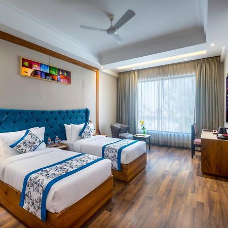 Lords Inn Chandigarh Zirakpur Exterior photo