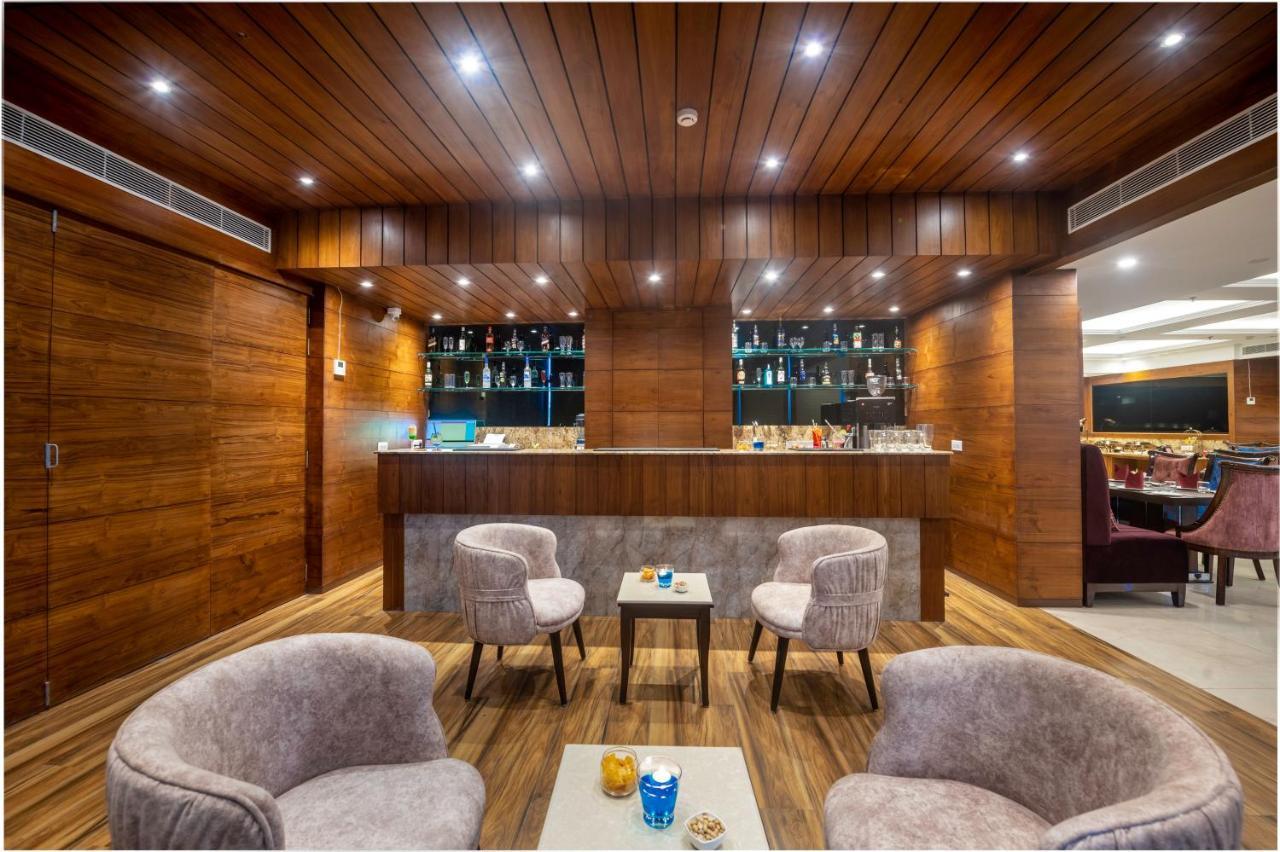 Lords Inn Chandigarh Zirakpur Exterior photo