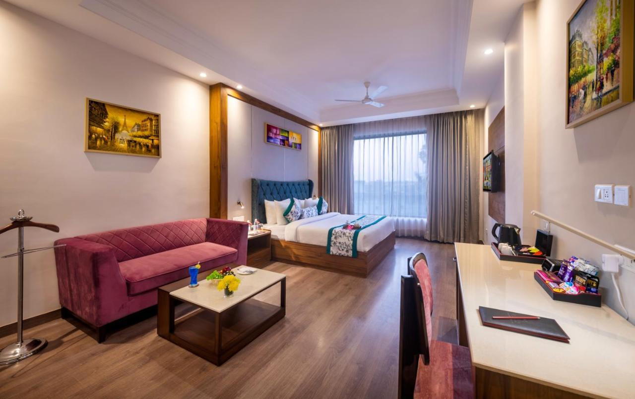 Lords Inn Chandigarh Zirakpur Exterior photo